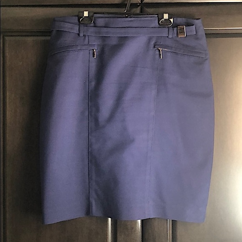 Pencil skirt with belt detail and stretch fabric